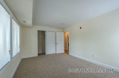 Building Photo - 10 Westgate Dr