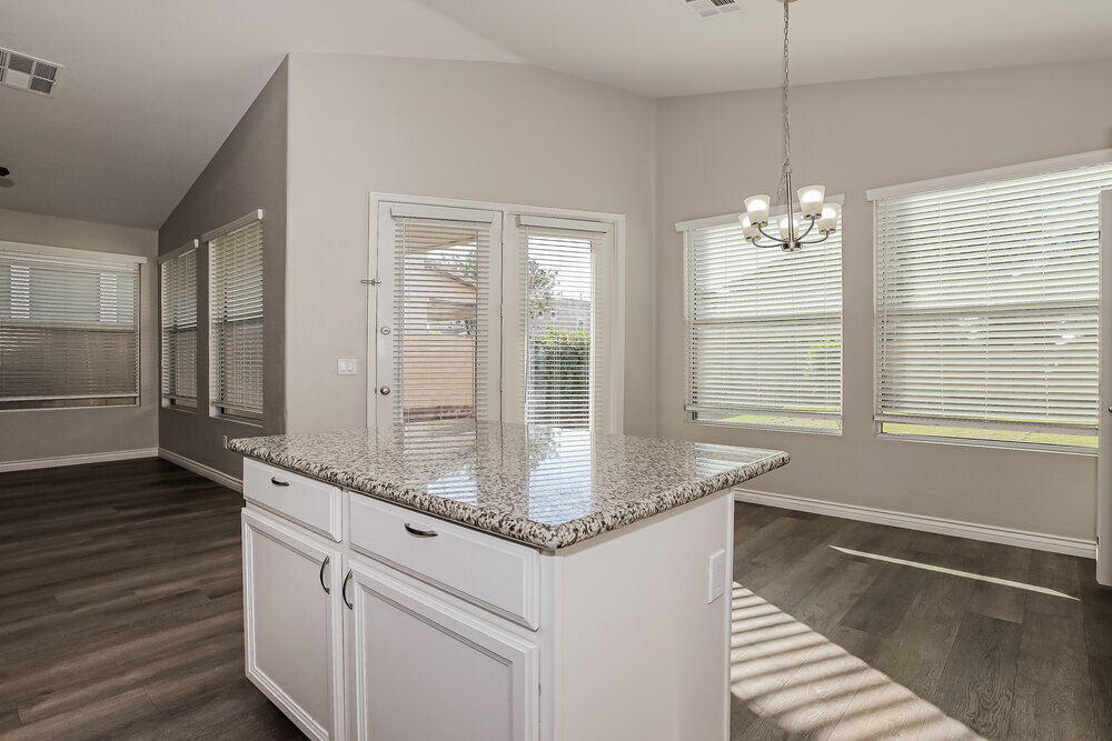 Building Photo - 13429 W Peck Dr