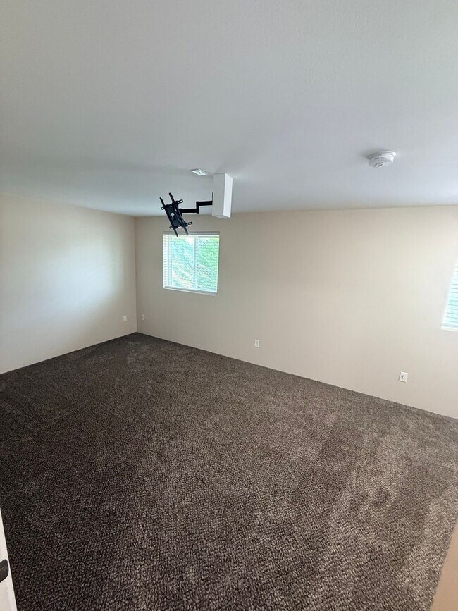 Building Photo - 870 Spurlock St