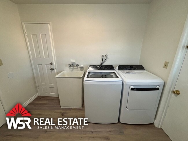 Building Photo - 3621-3621 Wilbur St