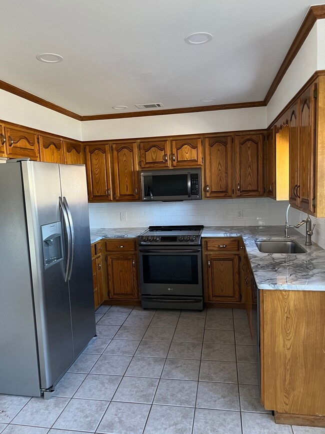 Building Photo - 7633 Thompson Pky