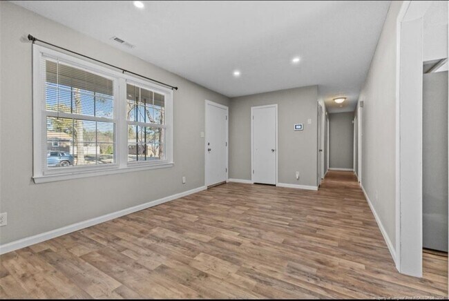 Building Photo - 216 Treadway Ct