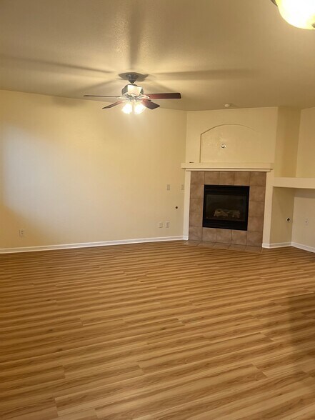 family room - 2954 Cardinal Dr