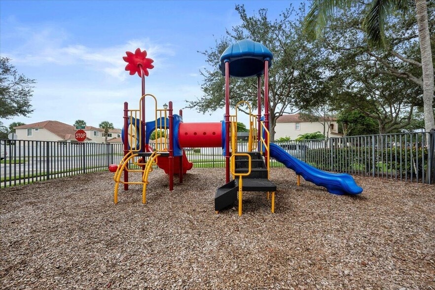Building Photo - 8203 Calterra Dr