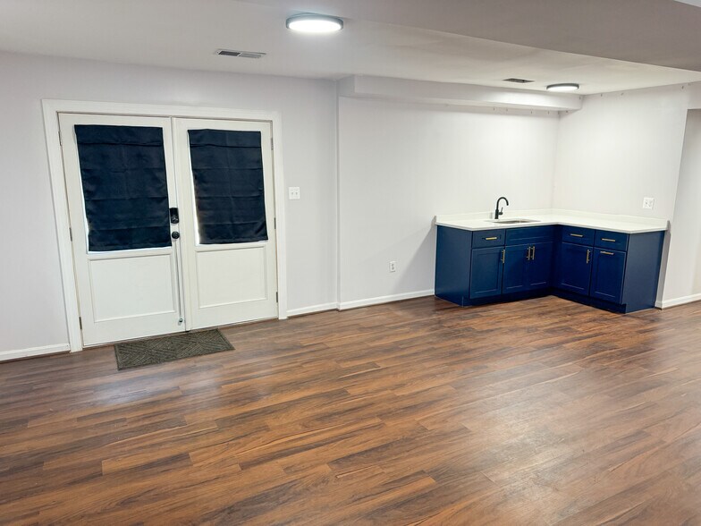 Building Photo - 8320 Telegraph Rd