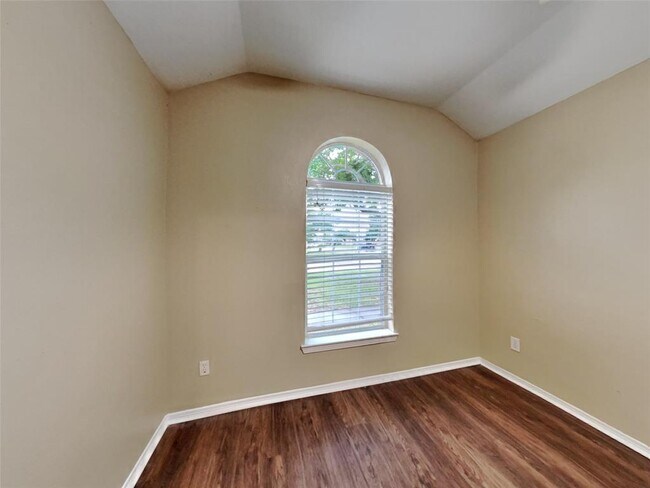 Building Photo - 113 N Heritage Oaks Dr