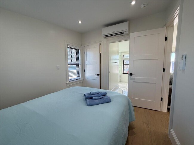 Building Photo - 9-9 Dearborn St