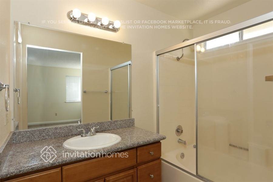 Building Photo - 870 Stoneridge Cir