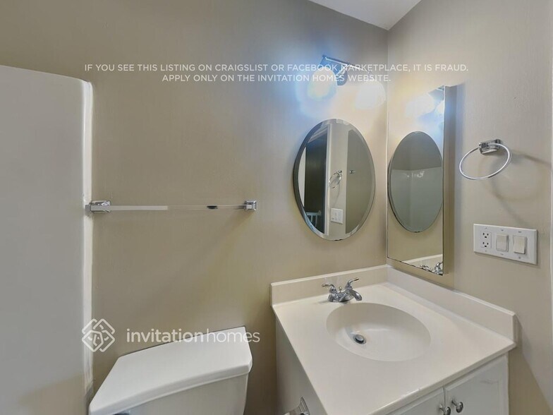 Building Photo - 9645 Melanie Thompson Dr