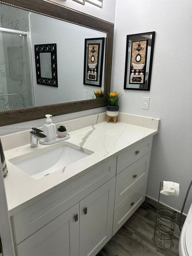 Building Photo - 5169 Lakefront Blvd