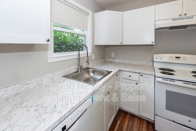 Building Photo - 854 Colony Dr