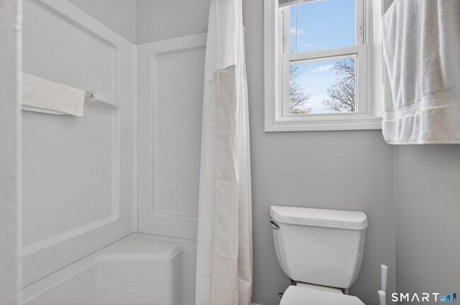 Building Photo - 85 Bishop St