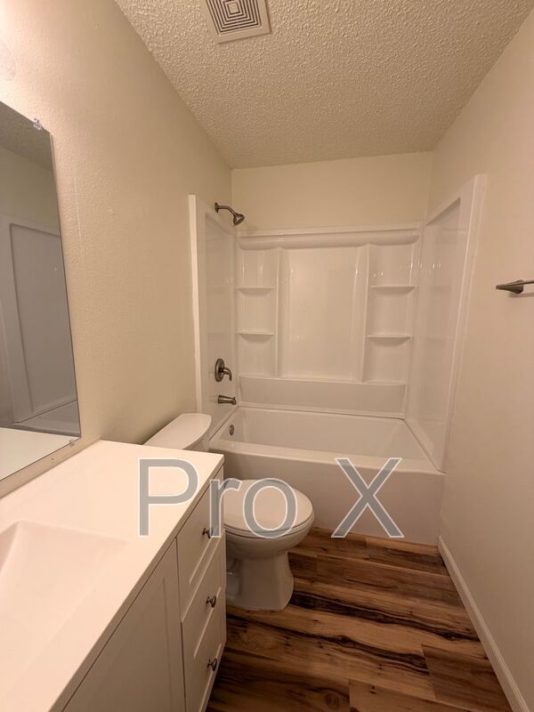 Building Photo - 504 N Betty Jo Dr