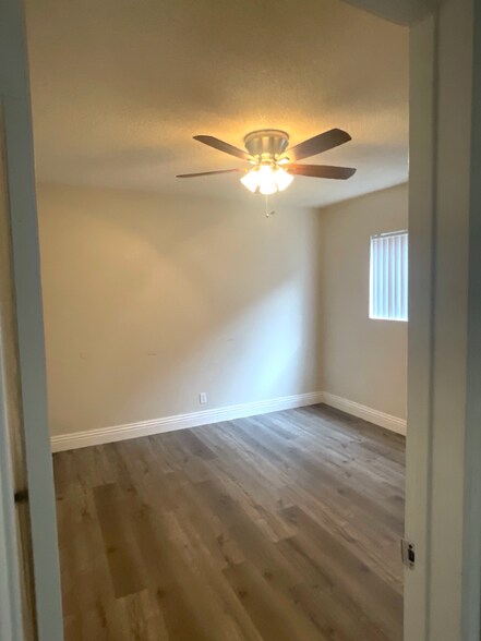 Building Photo - 562 Silverwood Ave