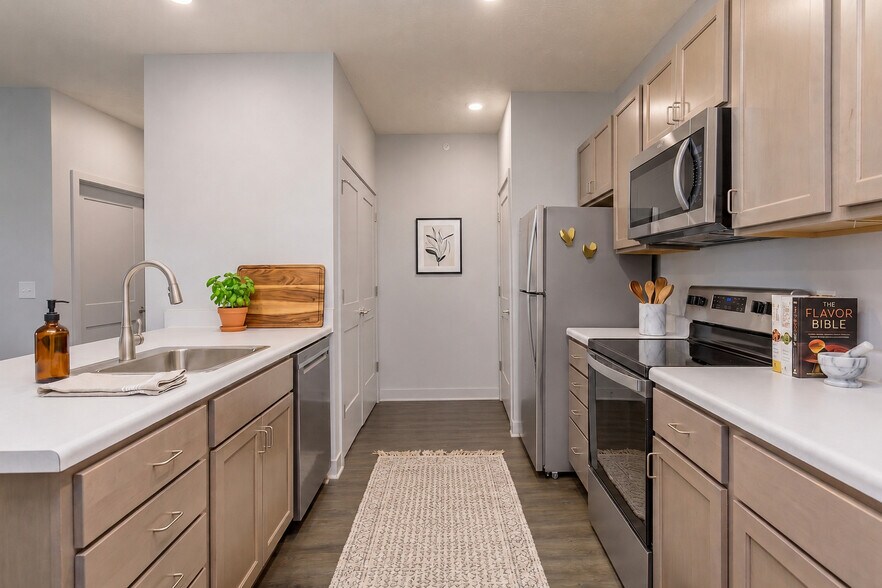 2 Bedroom Kitchen - Bluestem Pointe