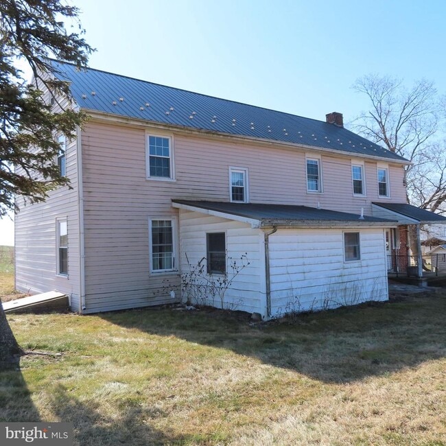 Building Photo - 1410 Gillan Dr