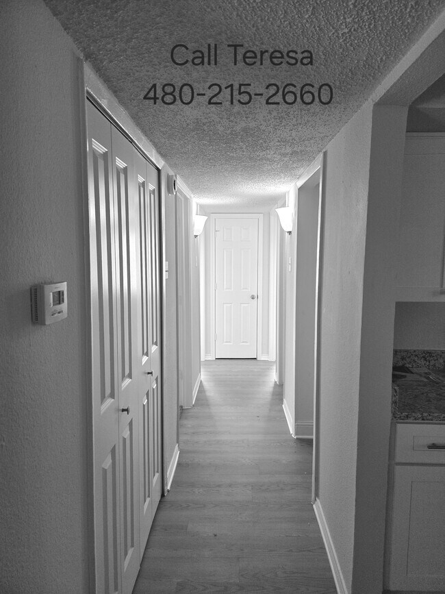 Building Photo - 4325 Chestnut Dr