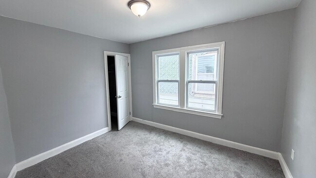 Building Photo - 4667 Beniteau St