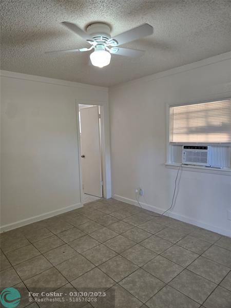 Building Photo - 3902 SW 12th Pl