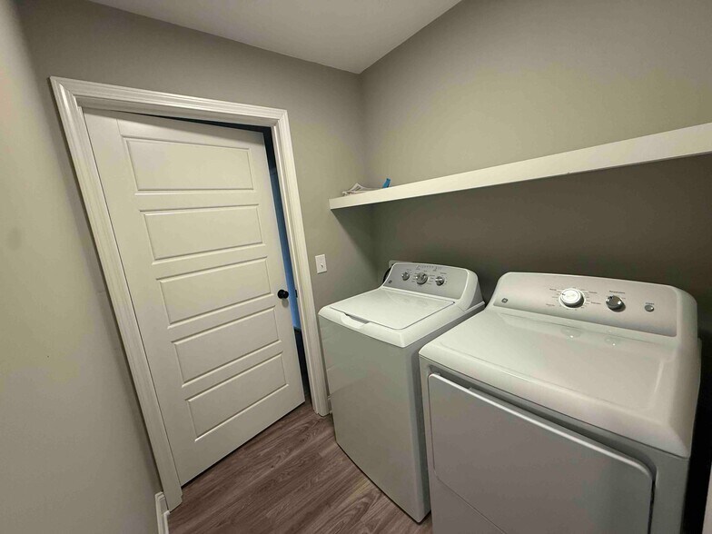 Building Photo - 573 Patrick Farms Dr