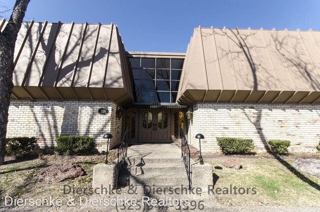 Primary Photo - 1 br, 1 bath House - 220 W Twohig