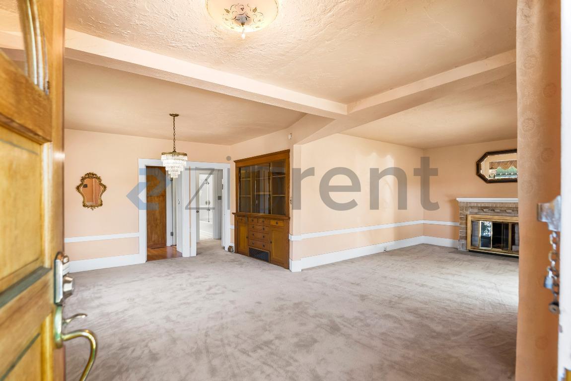 Building Photo - 1240 Parker St