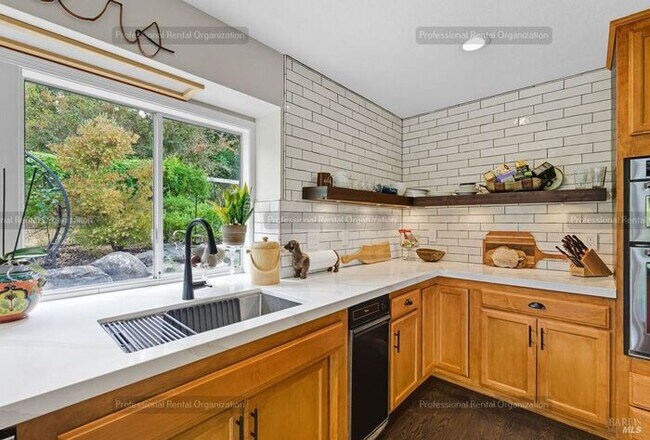 Building Photo - One of a kind home just steps away from Annadel State park