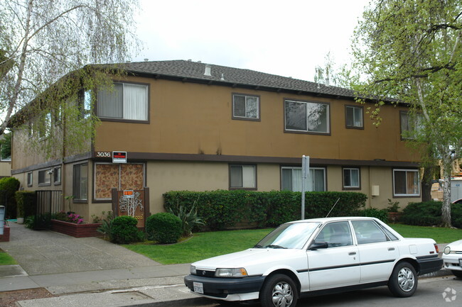 Building Photo - Birchwood Apartments