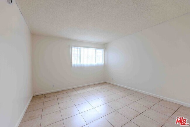 Building Photo - 947 Westmoreland Ave