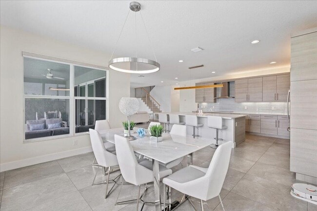 Building Photo - 15377 Green River Ct