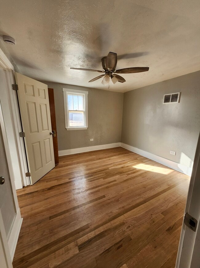 Building Photo - 811 Ridge Ave