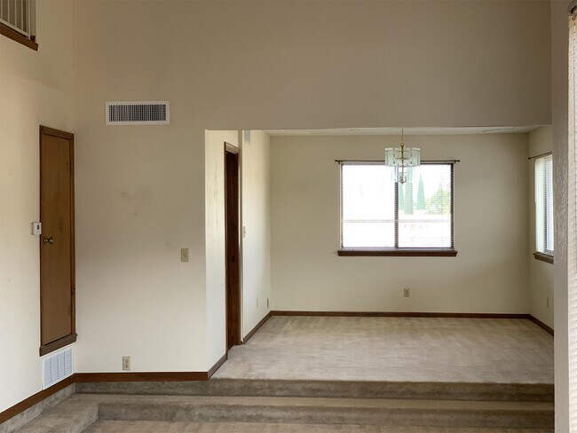 Building Photo - 6511 Amposta Dr