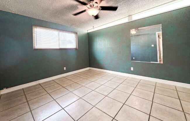 Building Photo - "Spacious 4-Bedroom, 2-Bathroom in Yuma!"
