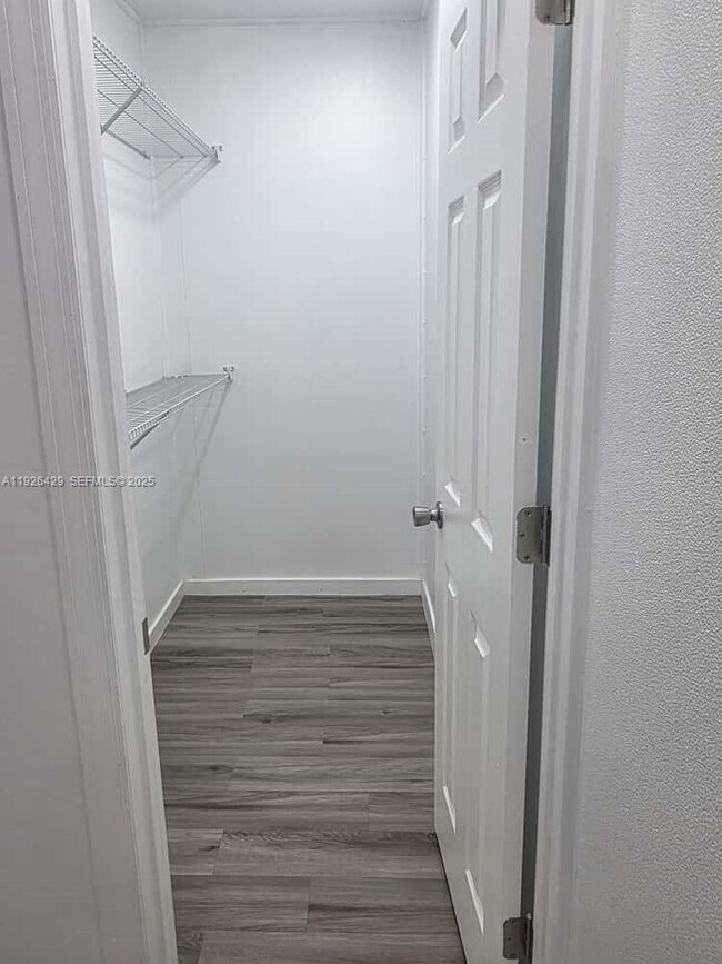 Building Photo - 23 Miami Gardens Rd