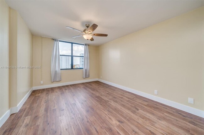 Building Photo - 1500 N Ocean Blvd