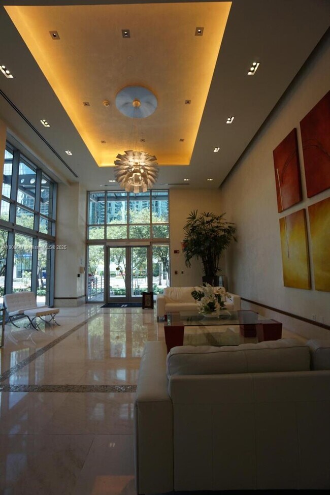 Building Photo - 1060 Brickell Ave