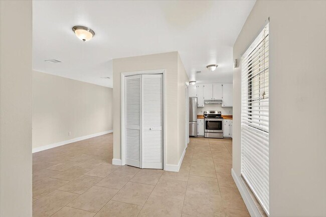 Building Photo - 898 Meginnis Ln