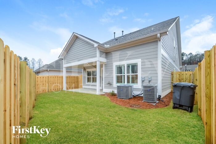Building Photo - 1441 Valley Trace