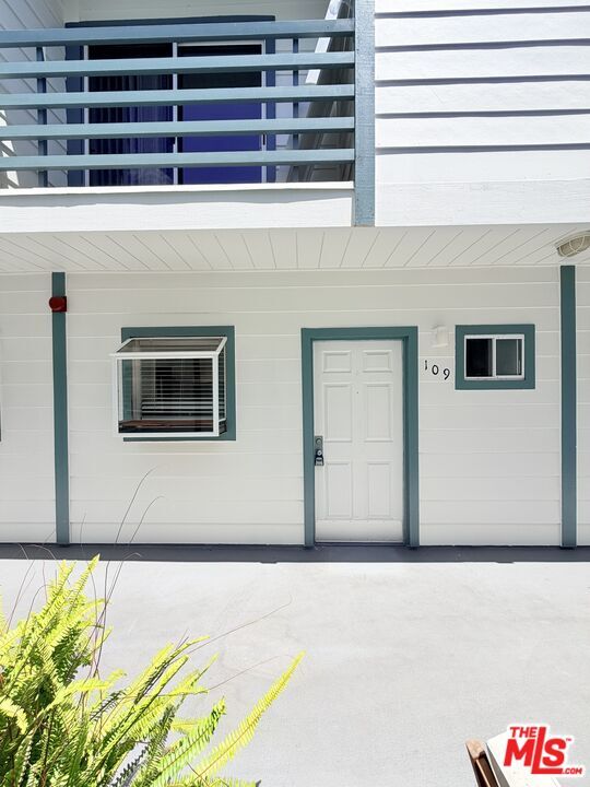 Building Photo - 11738 Mayfield Ave