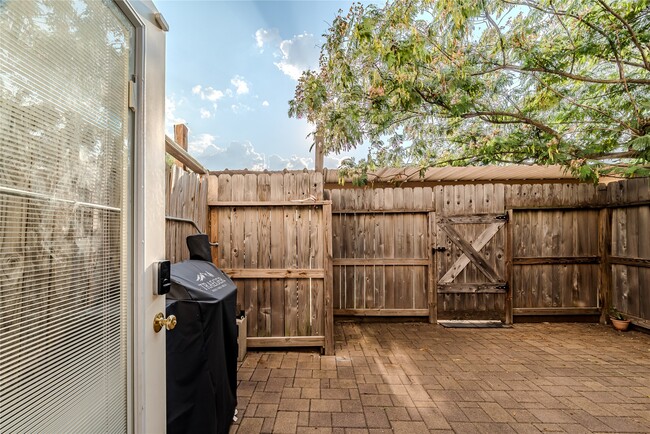 Building Photo - 14228 Misty Meadow Ln