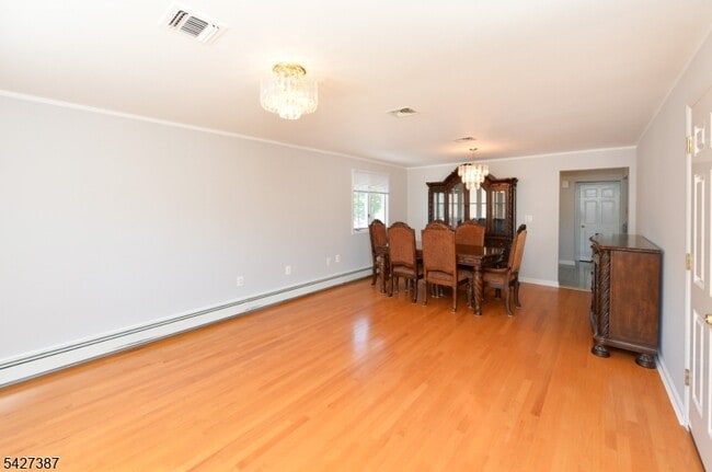 Building Photo - 142 Grand Ave