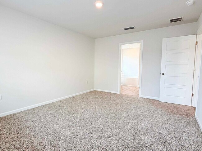 Building Photo - 1946 Tree Swallow Dr