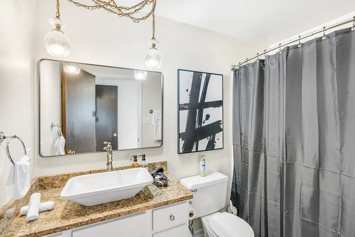 MBR bath - 51 Tower Rd