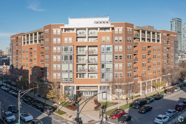 Building Photo - 544 Oak at Parkside of Old Town