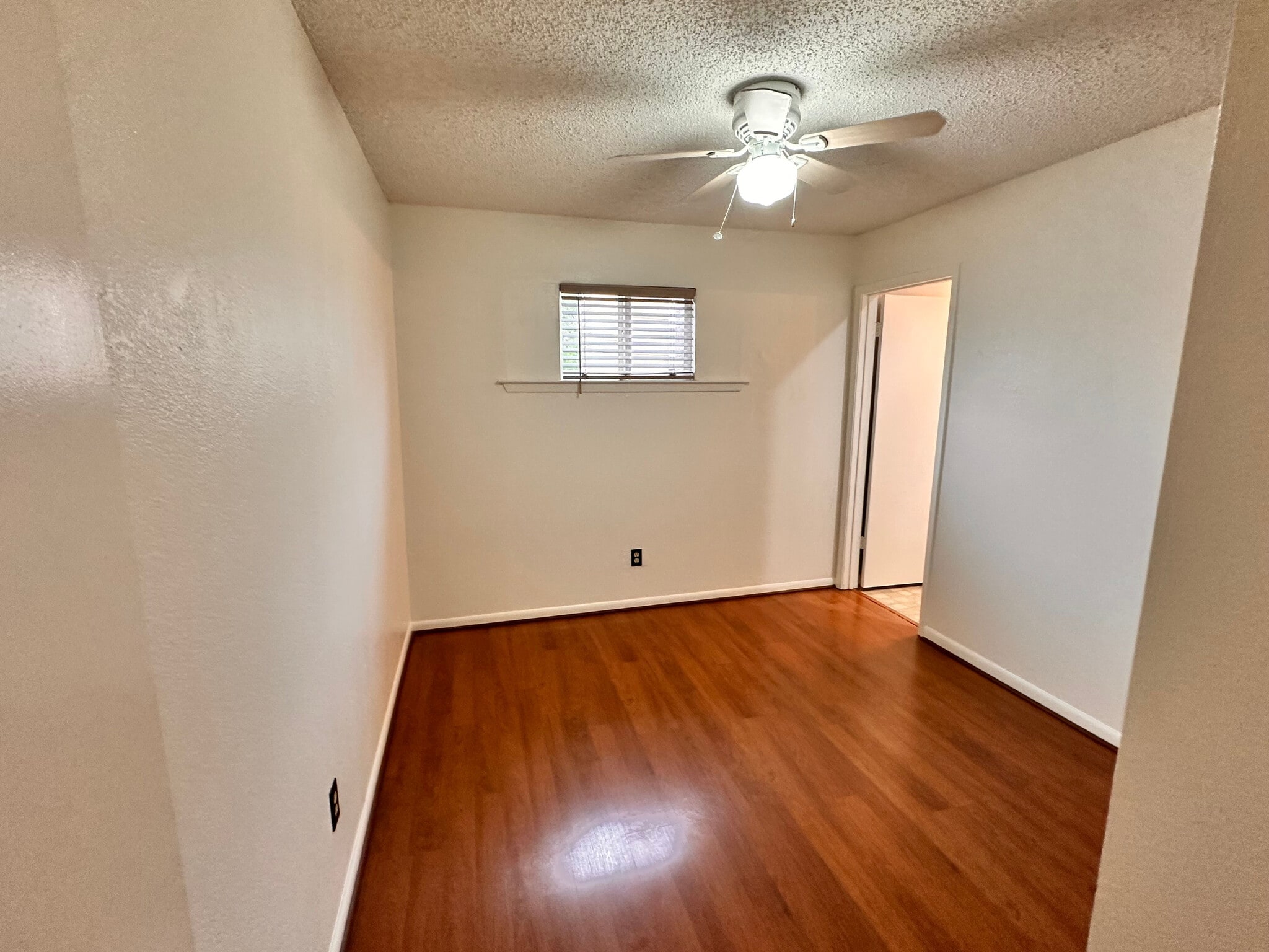 Building Photo - Room in Condo on Beauregard Cir