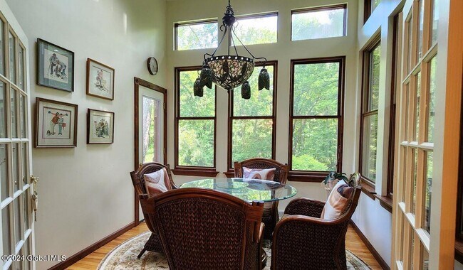 Building Photo - 535 Sand Creek Rd