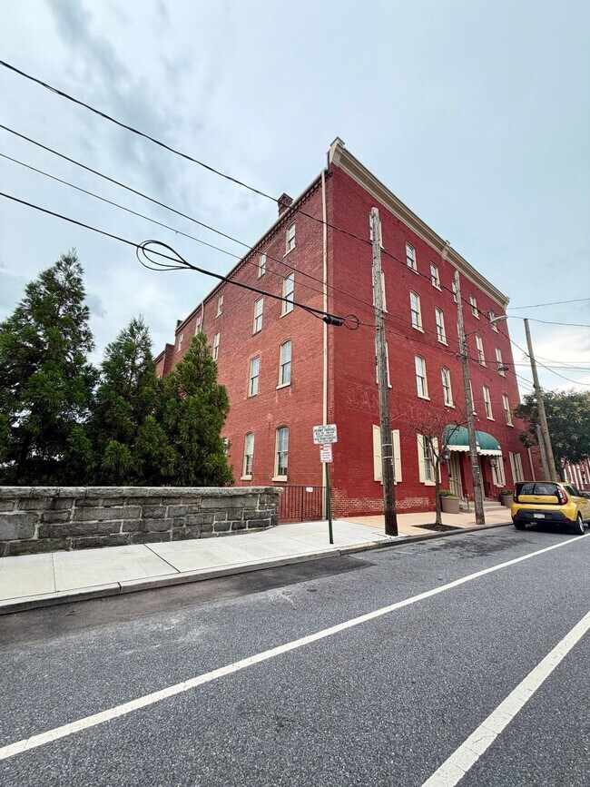 Building Photo - 231 N Shippen St