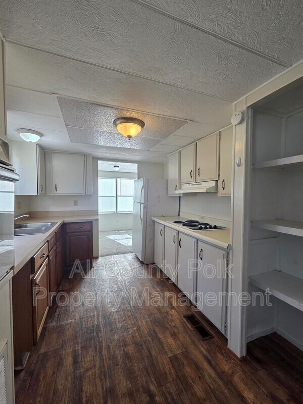 Building Photo - 2735 W 10th St