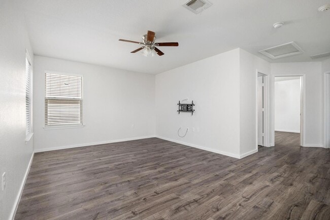 Building Photo - 8909 Winter Haven Rd