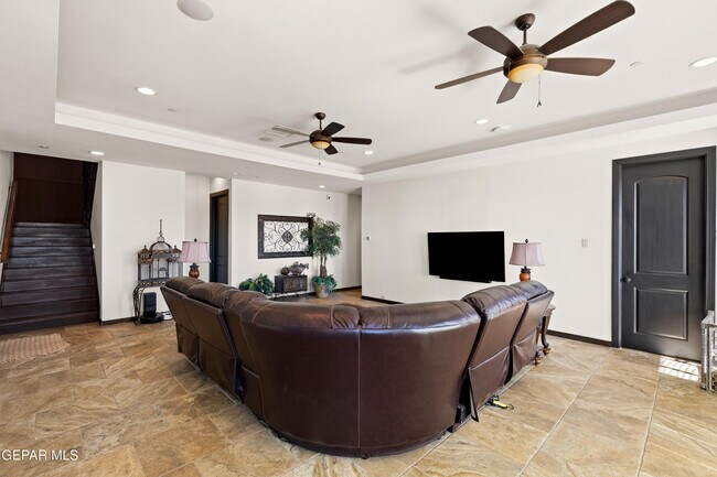 Building Photo - 444 San Clemente Dr